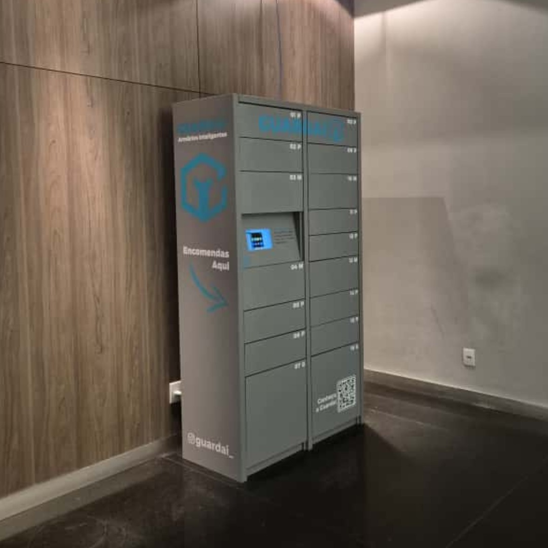 Armário GuardAí instalado em condomínio comercial